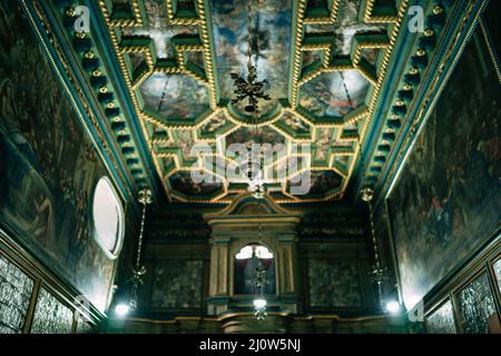 Plafond et murs de l'église notre-Dame des rochers sur l'île de Gospa od Skrpjela Banque D'Images