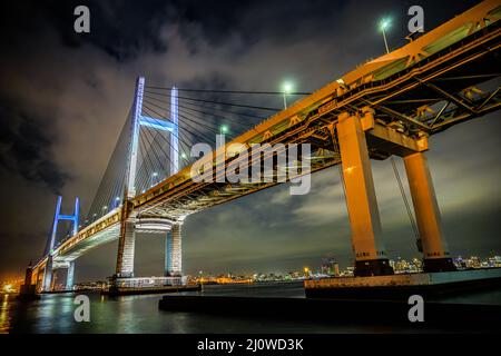 Nuit du pont de la baie de Yokohama (prise de Daikokufuto) Banque D'Images