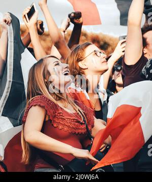 PARIS, FRANCE - 15 JUILLET 2018 : ambiance de fan après la victoire de l'équipe française de football contre la Croatie, lors de la coupe du monde 2018. Banque D'Images