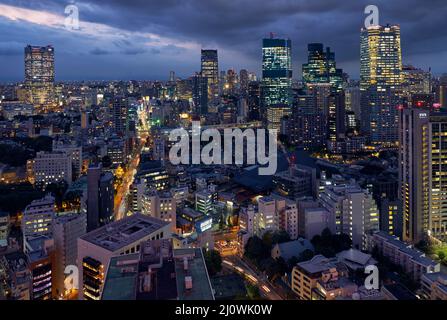 Scène nocturne de Tokyo. ARK Hills vu de la Tour de Tokyo la nuit. Tokyo. Japon Banque D'Images