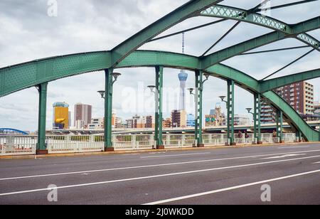 Umayabashi ou le pont Umaya, qui enjambe le fleuve Sumida. Tokyo Banque D'Images