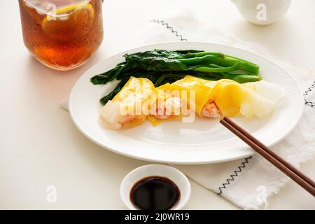 Cuisine chinoise traditionnelle, Guangdong Dim Sum, Shrimp cheong Fan Banque D'Images