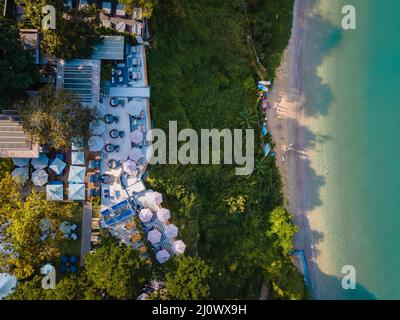 Coucher de soleil sur la plage confortable Pattaya Thaïlande , vue sur la plage de drone pendant le coucher de soleil à Pattaya Thaïlande Banque D'Images