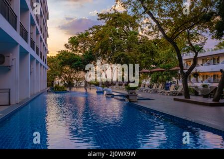 Pattaya Thaïlande janvier 2022, coucher de soleil sur Cosy Beach Thaïlande Pattaya Banque D'Images