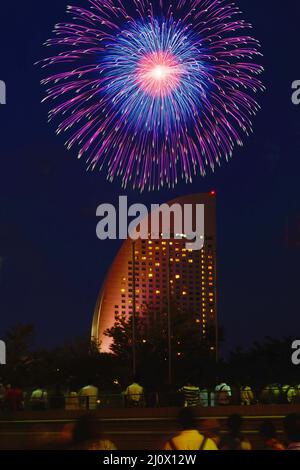 Hôtel Inter-Continental et feux d'artifice Banque D'Images