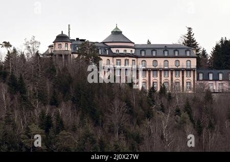 PRODUCTION - 20 février 2022, Bade-Wurtemberg, Bühl: Photographie extérieure du Schlosshotel Bühlerhöhe. (À dpa 'Château, Château dans l'air, Belle au sommeil: Deux monuments dans l'incertitude') photo: Uli Deck/dpa Banque D'Images