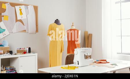 Atelier avec machine à coudre. Concept de photo de haute qualité Banque D'Images