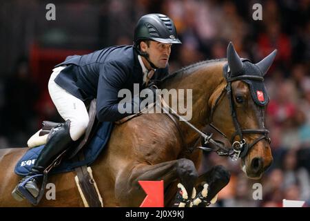 Paris, France. 20th mars 2022. Olivier Perreau et GL Events Venizia d'Aiguilly concoure pendant les Saut Hermes au Grand Palais Ephemere le 20 mars 2022 à Paris, France. Photo Laurent Zabulon/ABACAPRESS.COM crédit: Abaca Press/Alamy Live News Banque D'Images