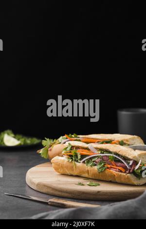 Sandwich frais avec espace de copie de légumes. Photo de haute qualité Banque D'Images