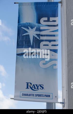 Port Charlotte, FL USA : vue générale du logo Rays lors de l'ouverture à domicile lors d'un match de baseball d'entraînement de printemps contre les Braves d'Atlanta, samedi 19 mars 2022, au Charlotte Sports Park. Les Rays et les Braves ont joué à un match nul de 4-4 en neuf manches. (Kim Hukari/image du sport) Banque D'Images