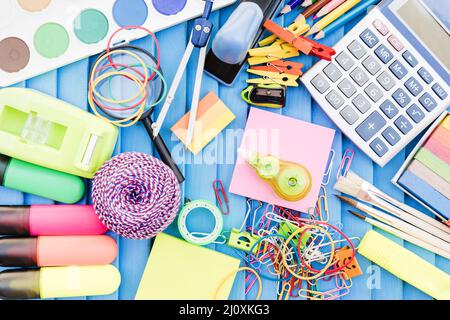 Tas diverses choses d'école. Concept de photo de haute qualité Banque D'Images