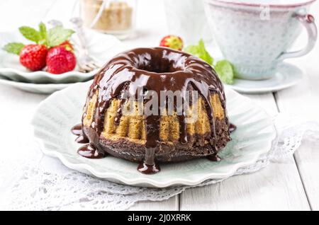 Gâteau au chocolat guglhupf Banque D'Images