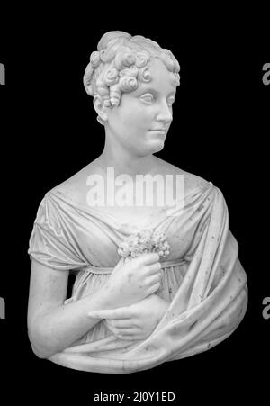 Copie en gypse de l'ancienne statue de la jeune dame de pensée isolée sur fond noir.Vue latérale de la sculpture en plâtre visage de femme Banque D'Images