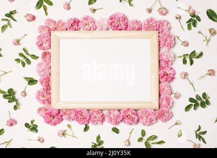 Ensemble de cadres fleurs roses feuilles vertes Banque D'Images