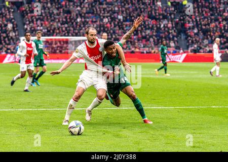 Amsterdam - Daley aveugle d'Ajax, Reiss Nelson de Feyenoord pendant le match entre Ajax et Feyenoord à l'arène Johan Cruijff le 20 mars 2022 à Amster Banque D'Images