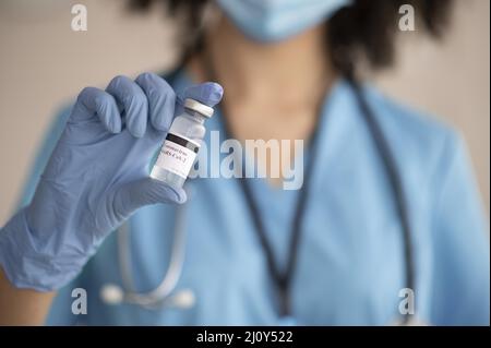 Femme médecin préparant le vaccin. Photo de haute qualité Banque D'Images