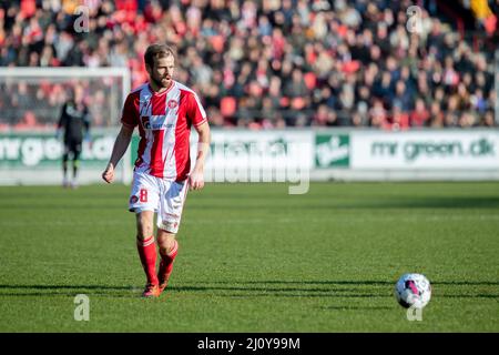 Aalborg, Danemark. 20th mars 2022. Iver Fossum (8) d'AAB vu pendant le match Superliga de 3F entre Aalborg Boldklub et Broendby IF au parc Aalborg Portland à Aalborg. (Crédit photo : Gonzales photo/Alamy Live News Banque D'Images