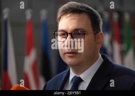 Bruxelles, Belgique. 21st mars 2022. Jan LIPAVSKY, ministre des Affaires étrangères de la Tchéquie, fait une déclaration lorsqu'il arrive pour une réunion du Conseil des Affaires étrangères (AEC) au crédit électronique: ALEXANDROS MICHAILIDIS/Alay Live News Banque D'Images