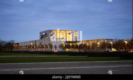 Bâtiment Bundeskanzleramt à Berlin la nuit Banque D'Images