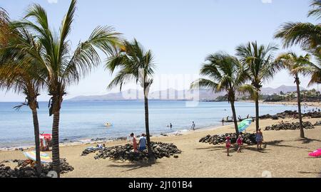 Plage de Puerto del Carmen à Lanzarote, îles Canaries, Espagne, Europe Banque D'Images