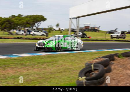 Michael Bailey (#38 Trading garage / The Motorists Bentley GT3) lors de la course 2 du Fanatec GT World Challenge Australia au circuit du Grand Prix de Phillip Island. Banque D'Images