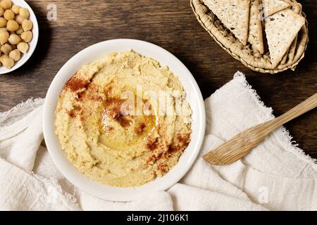Bol plat hummus avec pois chiches Banque D'Images