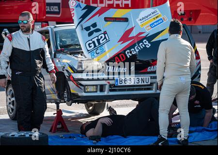 Gros plan de la mécanique de réparation de Renault Clio 16v dans le Rally Sprint RACCC 2 Banque D'Images