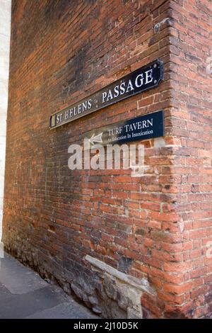Passage de St Helens menant au pub Turf Tavern datant de 13th ans, Oxford, Angleterre Banque D'Images