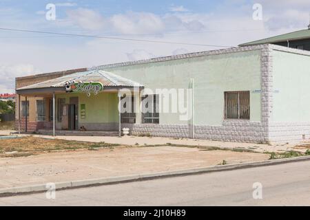 Uyutnoye, district de Saksky, Evpatoria, Crimée, Russie - 22 juillet 2021 : magasin de kéfir sur la rue Kirov dans le village d'Uyutnoye, district de Saksky, Evpator Banque D'Images