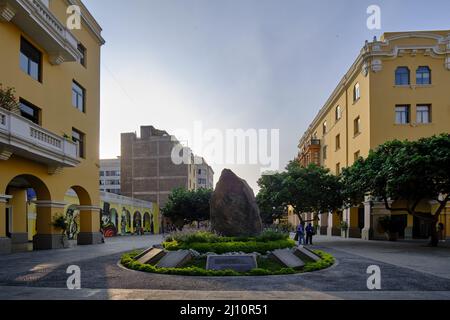 Lima. 16 mars 2022 – vue de certaines rues le jour normal autour du centre historique de la ville de Lima, Pérou Banque D'Images