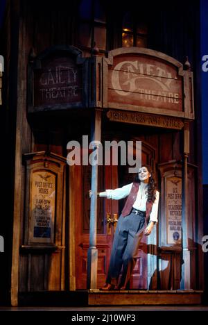 Ruthie Henshmay (Polly Baker) en FOLIE au Prince Edward Theatre, Londres W1 03/03/1993 musique et paroles: George & ira Gershwin livre: Ken Ludwig co-conçu par Ken Ludwig & Mike Ockrent ensemble design: Robin Wagner costumes: William Ivey long éclairage: Paul Gallo chorégraphie: Susan Stroman réalisateur: Mike Ockrent Banque D'Images