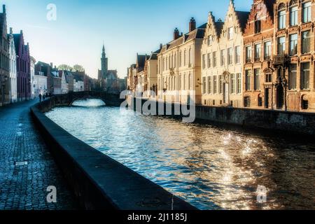 Rues de Bruges par ses célèbres canaux Banque D'Images