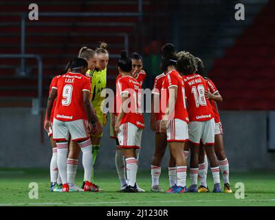 Porto Alegre, Brésil. 21st mars 2022. RS - Porto Alegre - 03/21/2022 - FEMMES BRÉSILIENNES 2022 - INTERNACIONAL X SAO PAULO - joueurs internacional avant le match contre Sao Paulo au stade Beira-Rio pour le championnat brésilien de femmes 2022. Photo: Maxi Franzoi/AGIF/Sipa USA crédit: SIPA USA/Alay Live News Banque D'Images