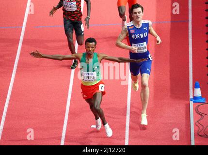 Samuel Tefera (ETH) médaillé d'or 1500m hommes lors des Championnats du monde d'athlétisme en salle le 20 mars 2022 dans le Kombank Arena de Belgrade, Serbie crédit: SCS/Soenar Chamid/AFLO/Alay Live News Banque D'Images