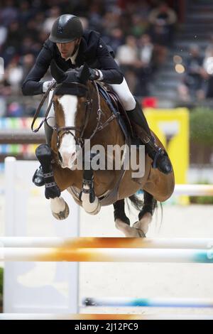 Kevin STAUT (FRA) à cheval CHEPETTA pendant le Grand Prix Hermes au Saut-Hermes 2022, événement équestre FEI le 20 mars 2022 au Grand-palais éphémère à Paris, France - photo Christophe Bricot / DPPI Banque D'Images