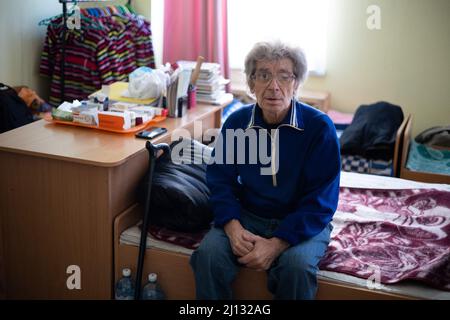 59 personnes aînée qui ont évacué des villes autour de Kiev (Kiev) comme Irpin, Hostomel, Borodyanka… Habitez-vous et vivez dans une maternelle dans le quartier de Podel, au nord de la ville, le 10 mars 2022. Photo de Raphael Lafargue/ABACAPRESS.COM Banque D'Images