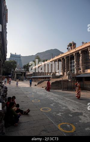 Le temple d'Arunachalesvara (également appelé temple d'Annamalaiyar), est un temple hindou dédié à la déité Shiva, situé au pied de la colline d'Arunachala dans le TH Banque D'Images