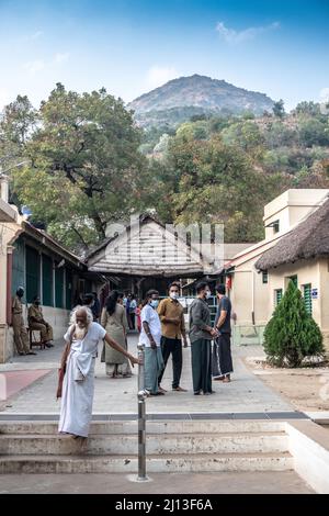 Arunachala est une colline à Tiruvannamalai, Tamil Nadu, et l'un des cinq principaux lieux saints Shaiva dans le sud de l'Inde.le Temple Arunachalesvara à Shiva est Banque D'Images