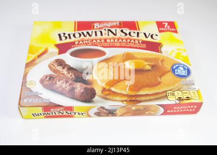 Repas de petit déjeuner Brown N serve pour banquet gelé Banque D'Images
