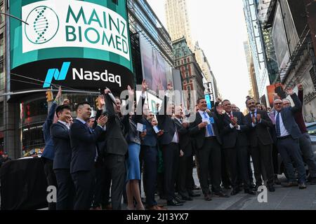 Signalisation pour Mainz Biomed (MYNZ) au Nasdaq MarketSite le 21 mars 2022 à New York. Banque D'Images