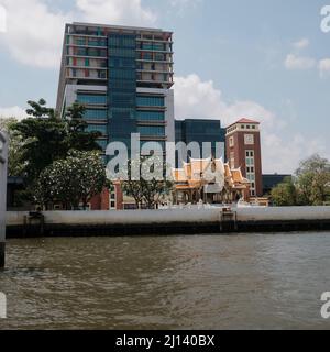 Bâtiment administratif, hôpital Siriraj Wang Lang, Siri Rat, Bangkok Noi, Bangkok sur la rive ouest de la rivière Chao Phraya en Thaïlande Banque D'Images