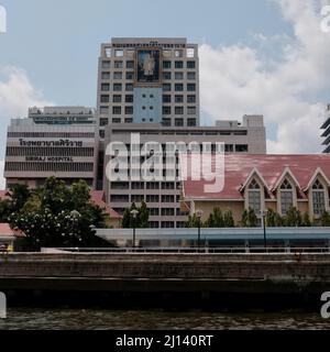 Bâtiment administratif, hôpital Siriraj Wang Lang, Siri Rat, Bangkok Noi, Bangkok sur la rive ouest de la rivière Chao Phraya en Thaïlande Banque D'Images