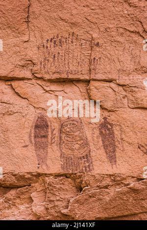 Le panneau de Pictographe de l'intestin Man est situé sur un mur de grès dans Seven Mile Canyon près de Moab, Utah. Les peintures ont été faites dans le Barrier Canyon Banque D'Images