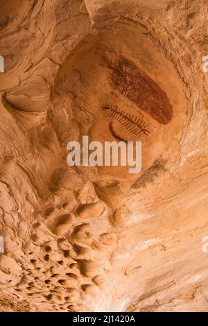 Le Hueco Pictograph Panel est situé dans une alcôve de Seven Mile Canyon, près de Moab, Utah. Les peintures ont été faites dans le style de Barrier Canyon vers 30 Banque D'Images