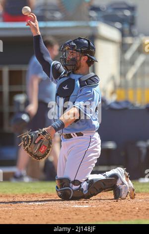 Port Charlotte, FL États-Unis : Joe Hudson (63 ans), attrapeur de rayons de Tampa Bay, se retourne au lanceur lors d'un match de baseball d'entraînement de printemps contre le Pittsbur Banque D'Images