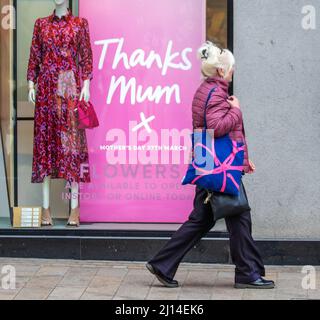 Next Women magasin de vêtements de la fête des mères vitrine à Preston, Royaume-Uni Banque D'Images