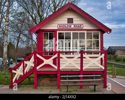 La boîte de signalisation en bois à la gare de Hadlow Road à Wirral, Angleterre, Royaume-Uni. Un musée du patrimoine classé de 2 e année Banque D'Images