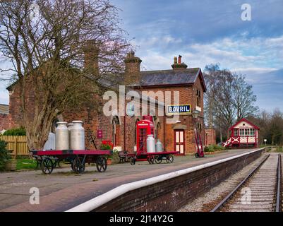 Gare de Hadlow Road à Wirral, Angleterre, Royaume-Uni. Maintenant, un musée du patrimoine classé de 2 e année restauré pour ressembler à la station quand il est fermé Banque D'Images