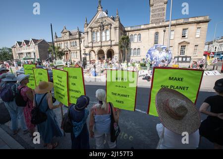 Weston-super-Mare, North Somerset, Royaume-Uni. 20th juillet 2021. En photo : alors que les inspecteurs entrent dans l'enquête pour la première fois, les activistes entreprennent une mort massive Banque D'Images