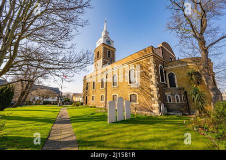 Le chantier naval de l'église Saint-Georges Gravesend Kent, le jour ensoleillé du printemps Banque D'Images